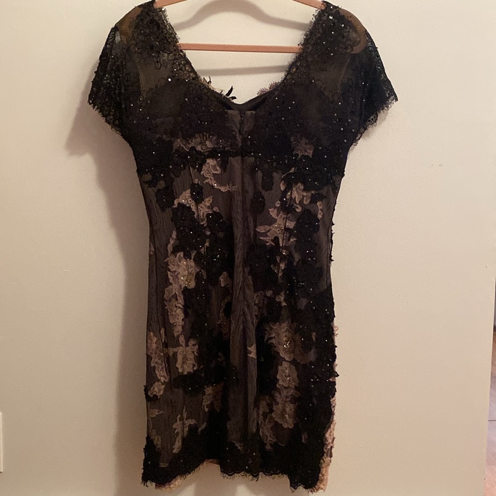 Mandalay lace evening dress - Picture 7 of 16